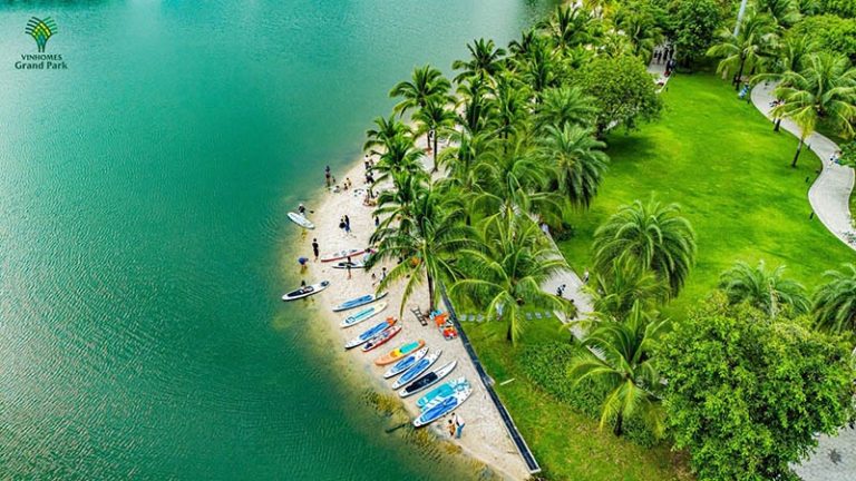 co-mot-diem-den-vedette-tai-khu-dong-tp-hcm2