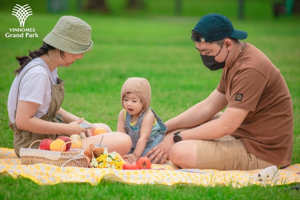 la cu dan vinhomes grand park ban duoc tap golf ngay gan nha3