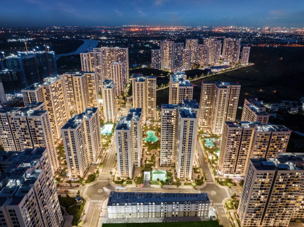 mua nha duoc chon hang xom va san hoc bong cho con