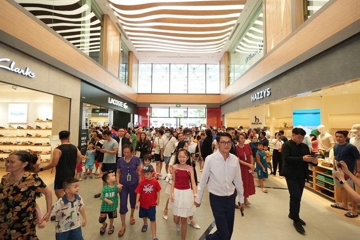 vincom mega mall grand park va vincom plaza bac giang dong loat khai truong3