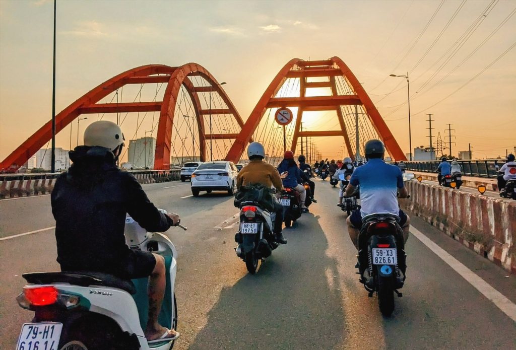 diem danh nhung cay cau bac qua song sai gon5