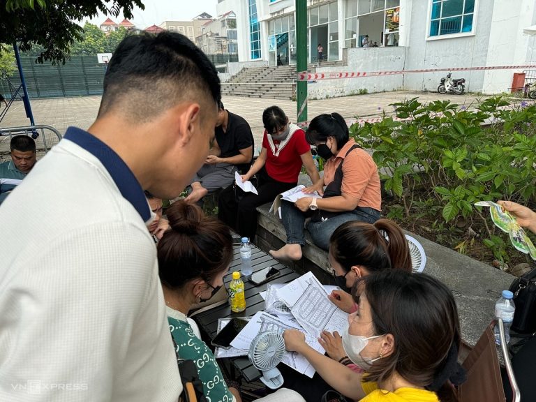 hoi-moi-gioi-de-xuat-siet-tin-dung-voi-nguoi-mua-nhieu-bat-dong-san