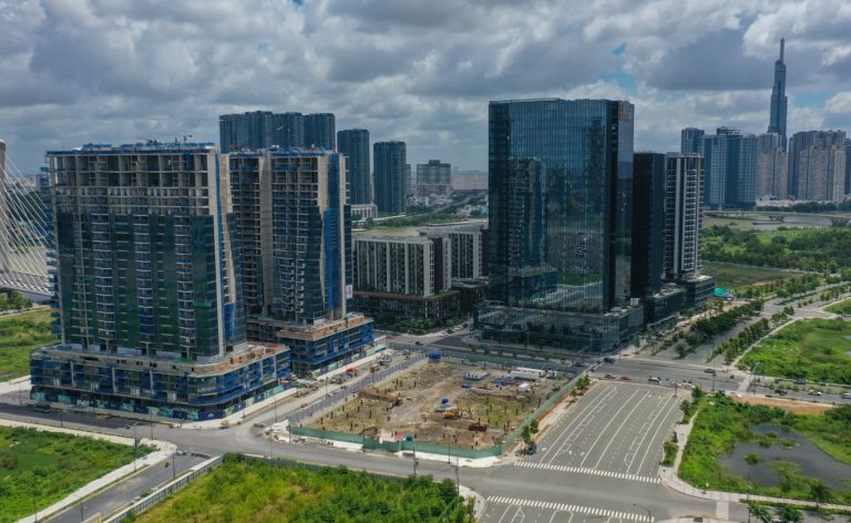 khan-hiem-nguon-cung-nha-o-thi-truong-so-cap