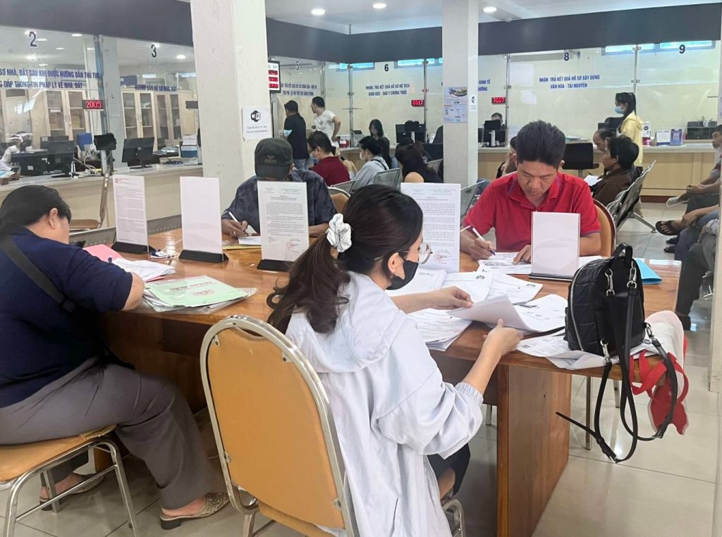 mot ngay giai quyet 1 800 ho so dat dai ton dong tai cuc thue tp hcm