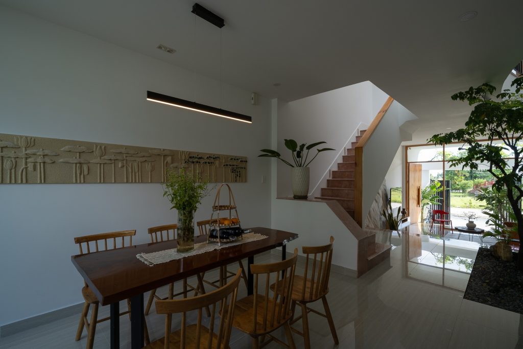 nha ba tang ngoi do co hai mat tien dep lung linh5