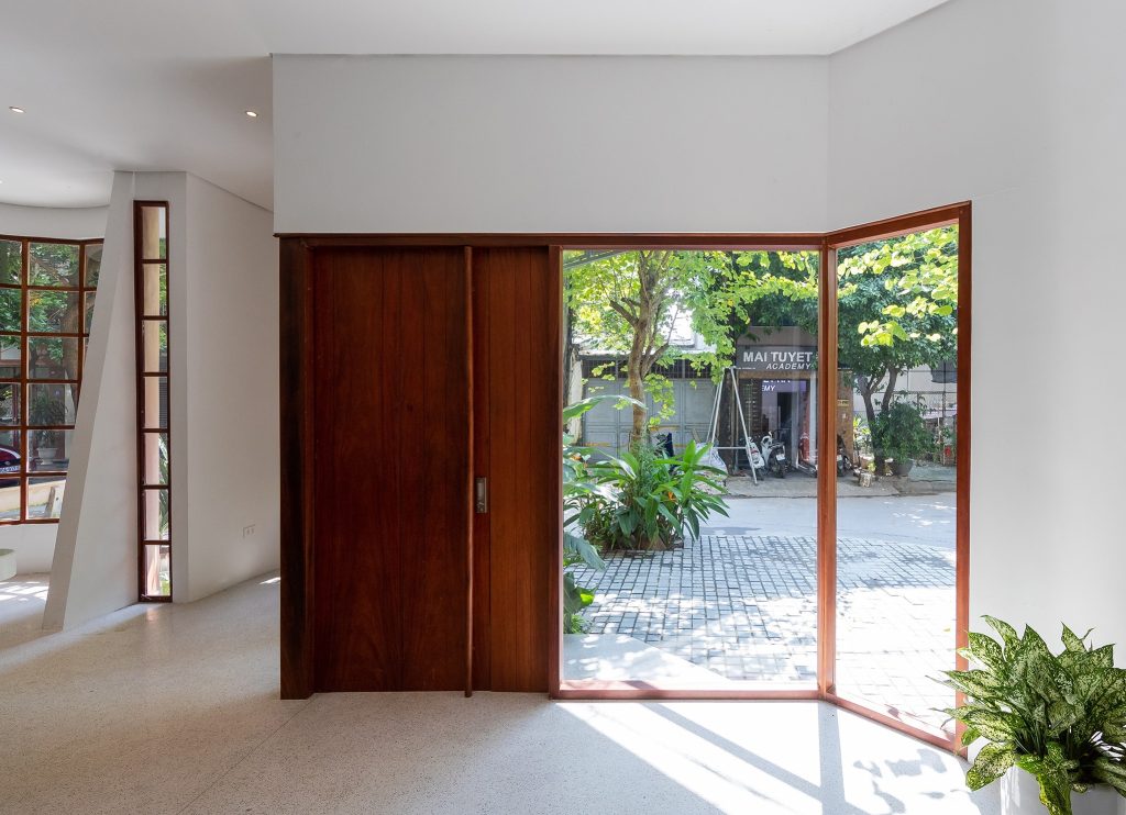 phu xanh mat tien ngoi nha 6 lau giup giam tieng on6