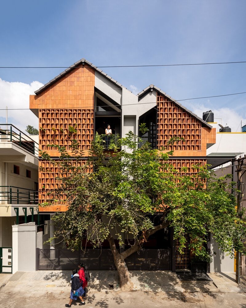 su tach biet khong gian cho hai the he khac nhau trong ngoi nha 220 m²