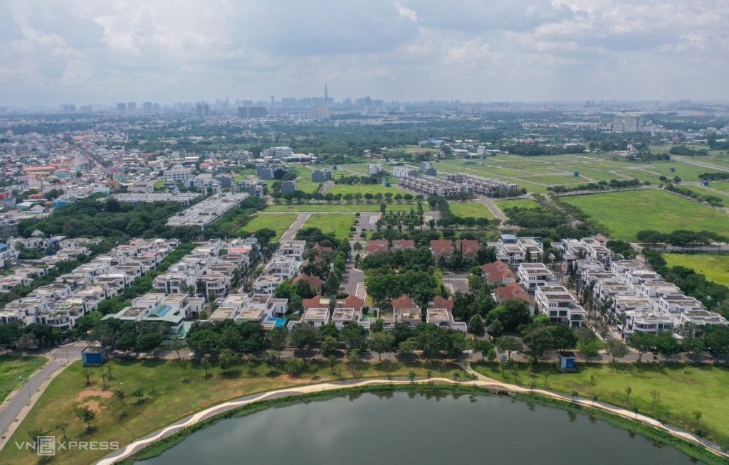 tp hcm nhieu biet thu nha pho bo hoang